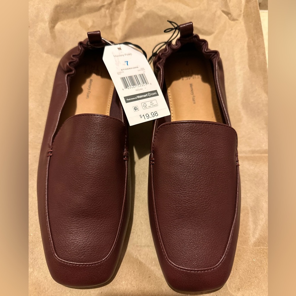 NWT SCRUNCH LOAFER SIZE 7 women